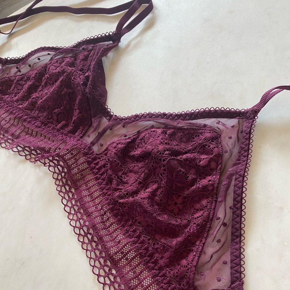 Victoria’s Secret Bralette: Size L